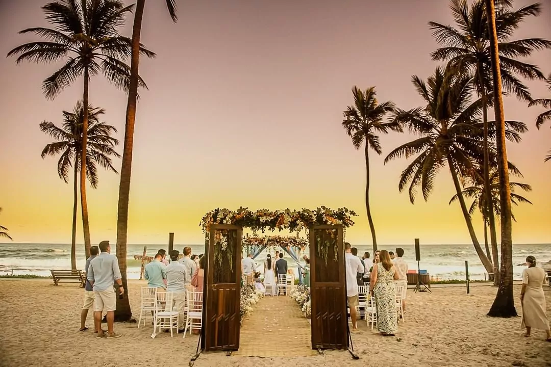 Destination wedding: o guia completo para realizar o casamento dos seus  sonhos por LoveTrips Brasil Viagem