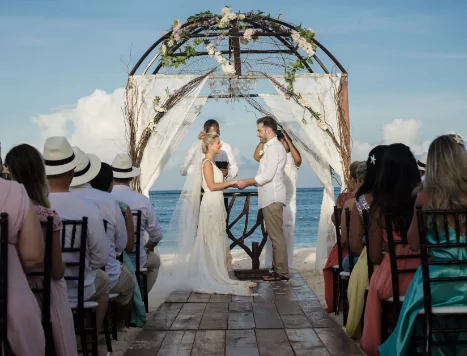 https://welcomeweddings.com.br/wp-content/uploads/2021/10/foto-wedding-planners.png