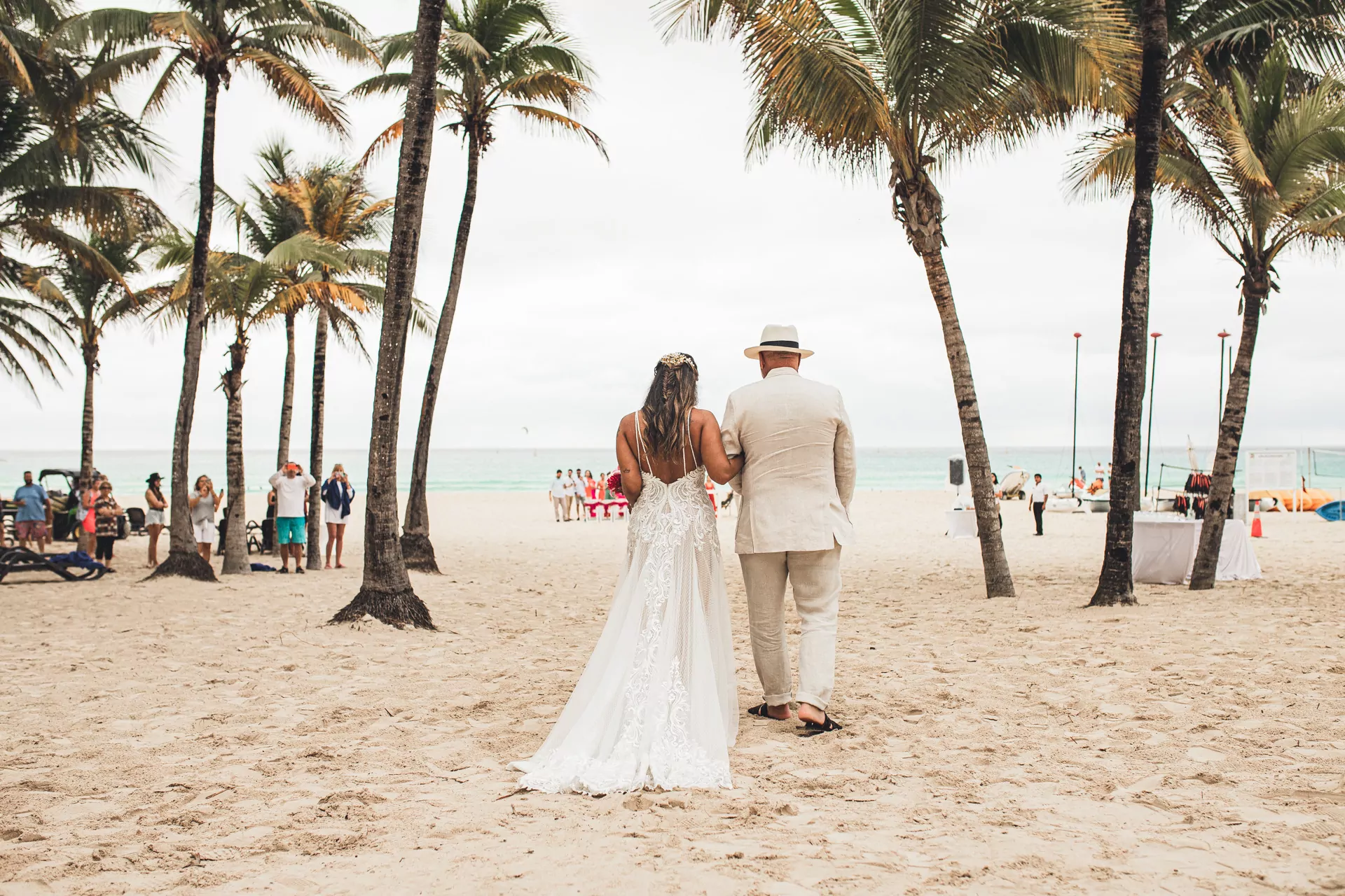 Casamento na Praia ao Pôr do Sol: 9 Destinos Inesquecíveis - Welcome  Weddings
