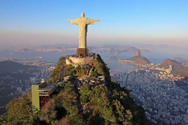 Cristo Redentor no Rio de Janeiro destino nacional para destination wedding no Brasil