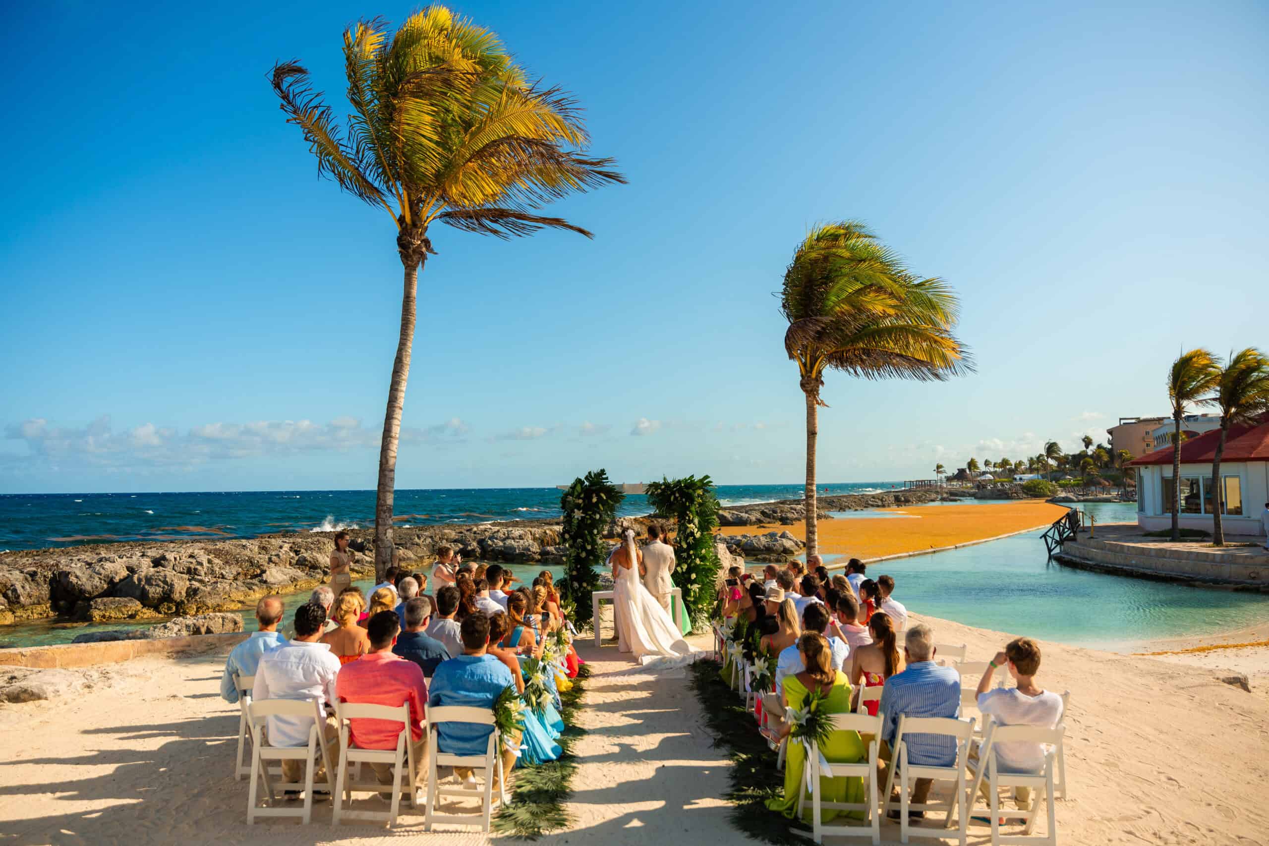 Casamento na praia no México com cerimônia destination wedding