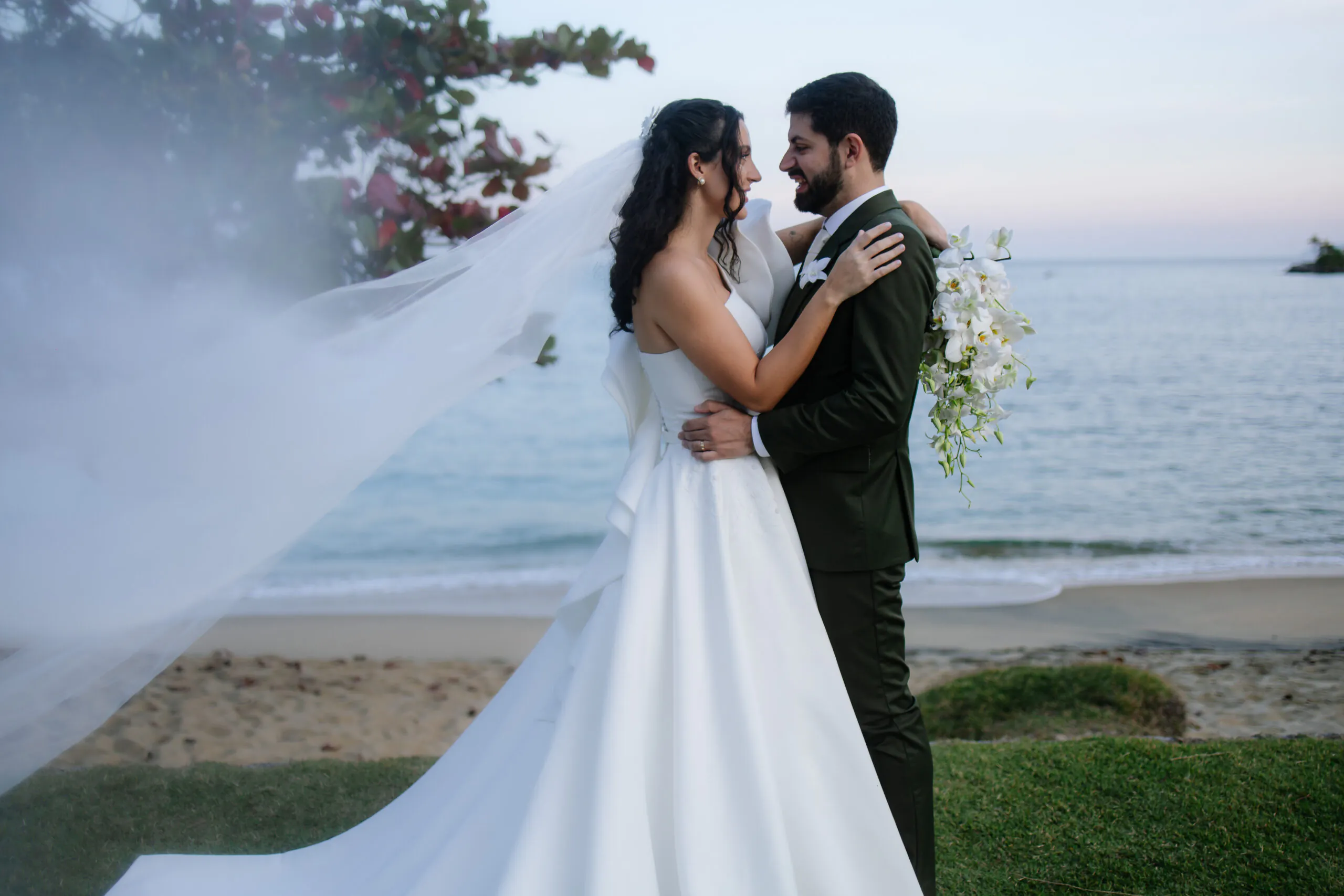 Sarah e Caio durante destination wedding no Rio de Janeiro organizado pela Welcome Weddings